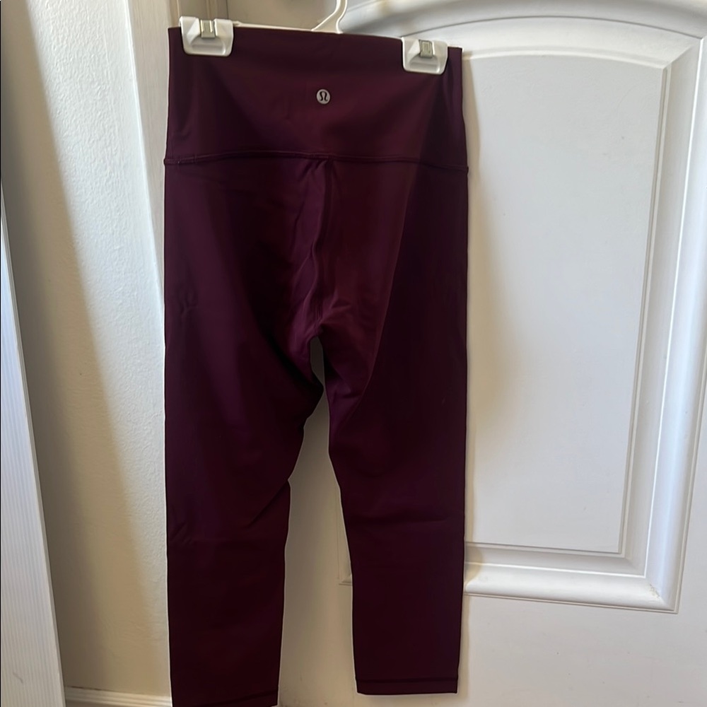 lululemon wine/burgundy wunder unders
